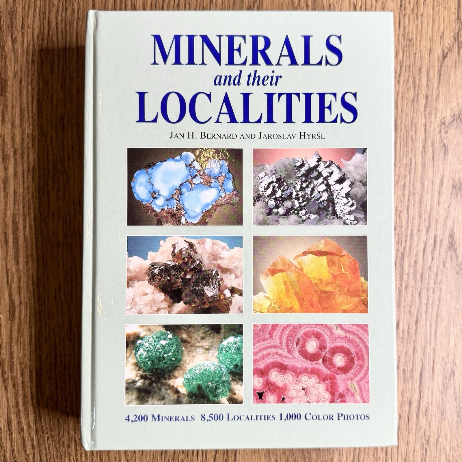 Minerals & Their Localities Hardcover Reference Book 2004 Bernard Hyršl Granit
