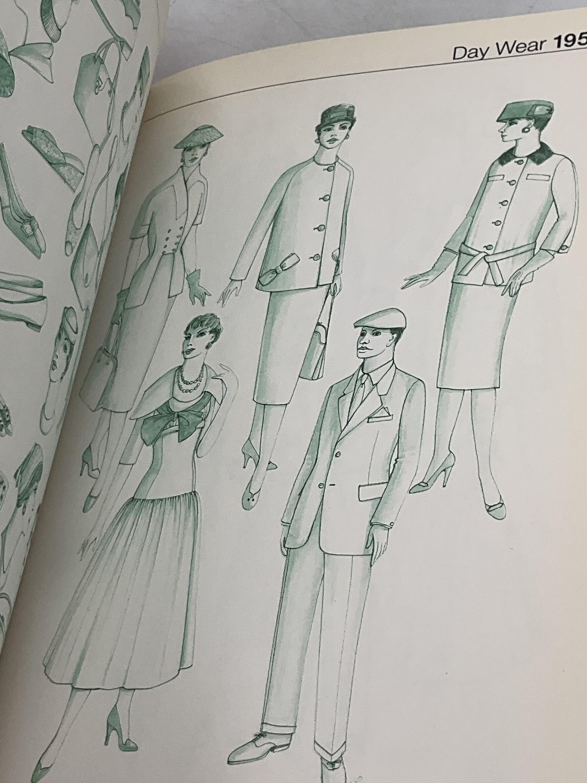 Fashion Sourcebooks 1920s 1960s 1950s John Peacock Paperback Thames & Hudson