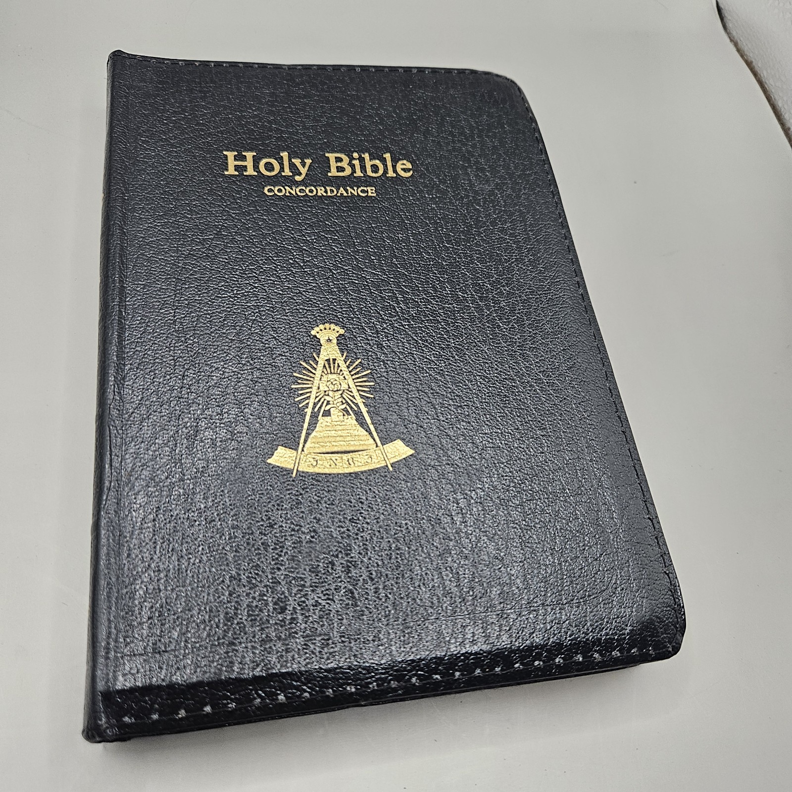 Holy Bible Red Letter KJV Collins 222CZ Zipper Close Masonic